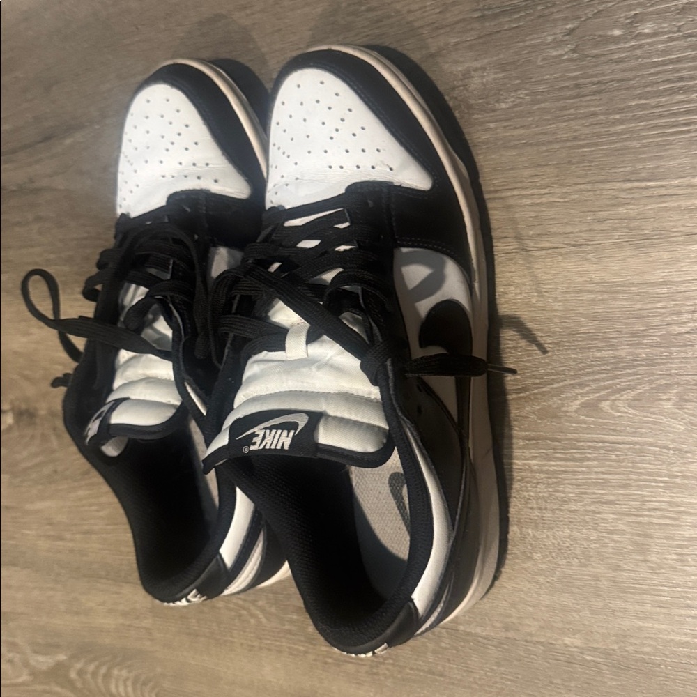 Nike Classic Black and White Low-Tops